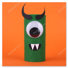 Magneti da frigo con diverse pose delle mascotte